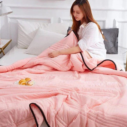 Eloria Lightweight Summer Comforter with Breathable Bamboo Linen Blend