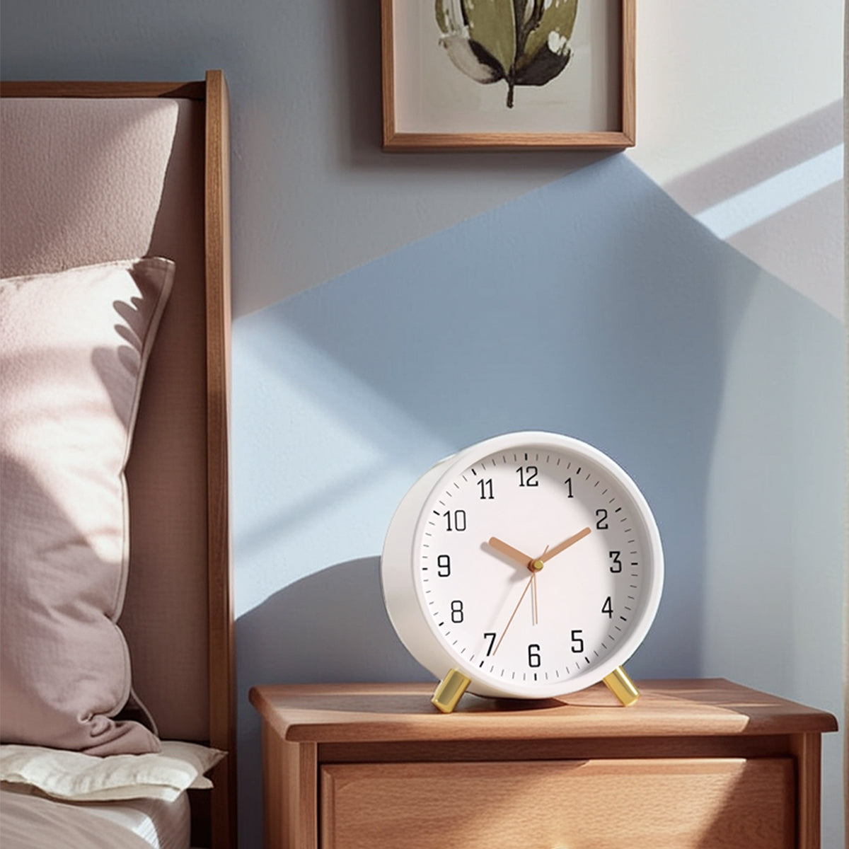 Royora Silent Analog Desk Clock - Scandinavian Metal Design for Office & Bedroom