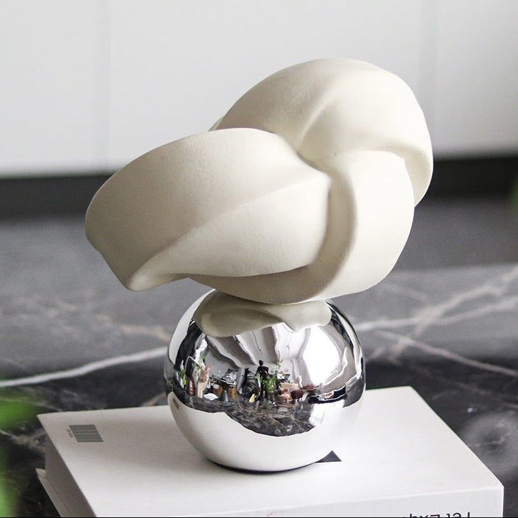 Royora Abstract Desk Sculpture-Modern Geometric Ornament for Home Decor