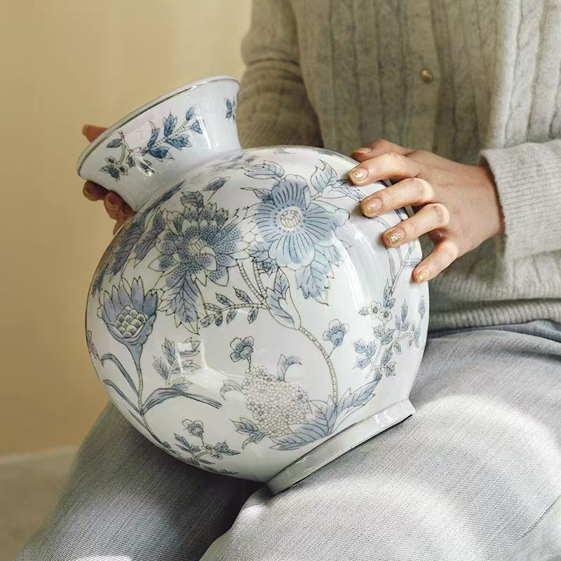 Royora Gilded Blue and White Chinoiserie Porcelain Decorative Vase