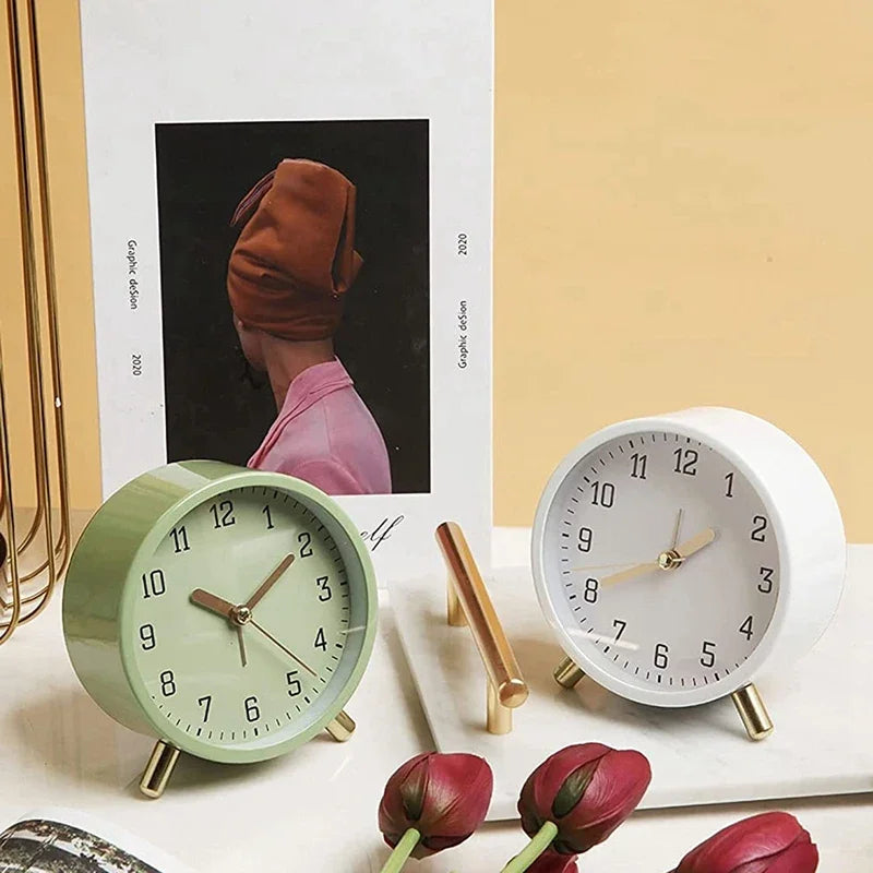 Royora Silent Analog Desk Clock - Scandinavian Metal Design for Office & Bedroom