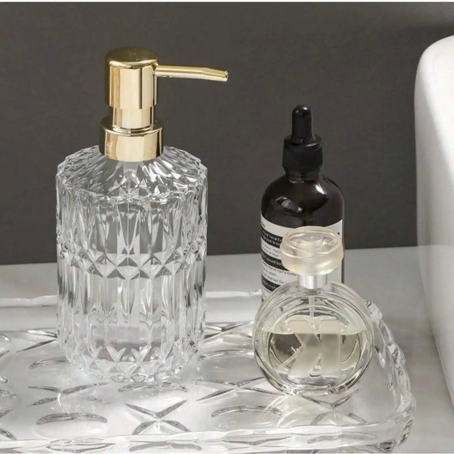 Sovere Diamond Cut Glass Soap Dispenser with Gold Pump for Kitchen or Bathroom