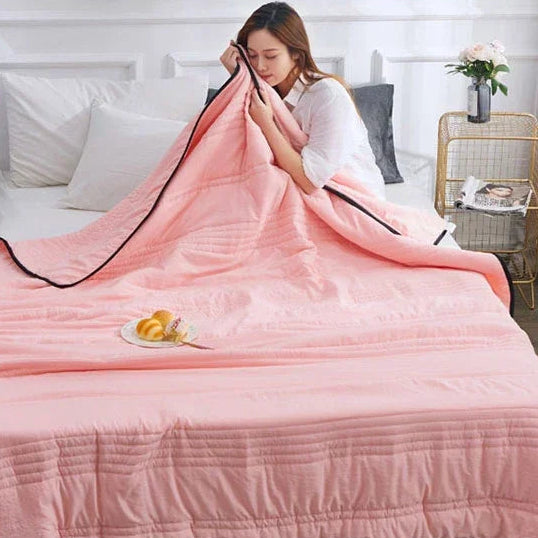 Eloria Lightweight Summer Comforter with Breathable Bamboo Linen Blend