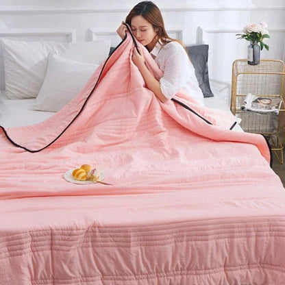 Eloria Lightweight Summer Comforter with Breathable Bamboo Linen Blend