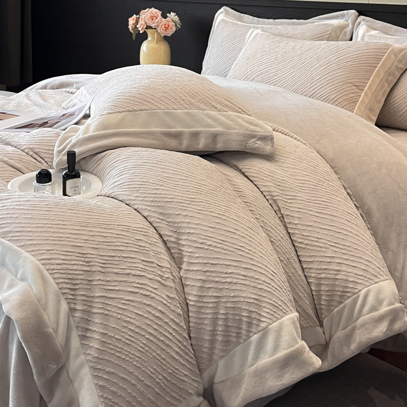 Royora 4-Piece Milk Velvet Bedding Set with Textured Duvet Cover & Pillowcases