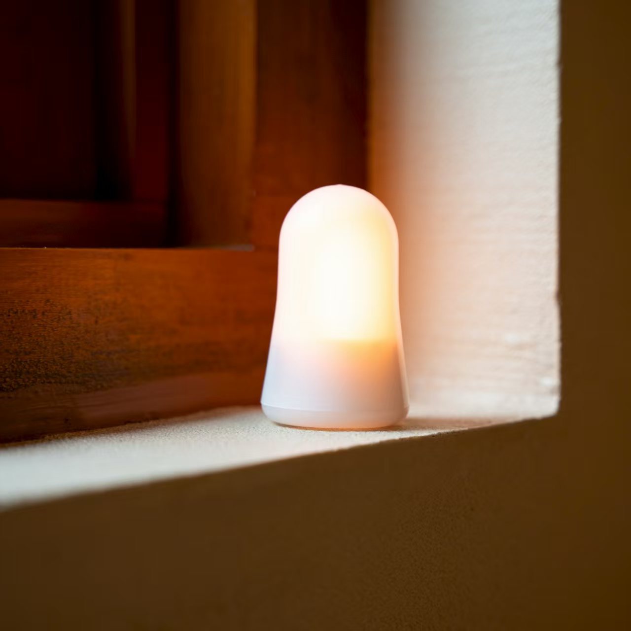 Royeva Rechargeable LED Tea Lights- 12-Pack Flameless Flickering Candles
