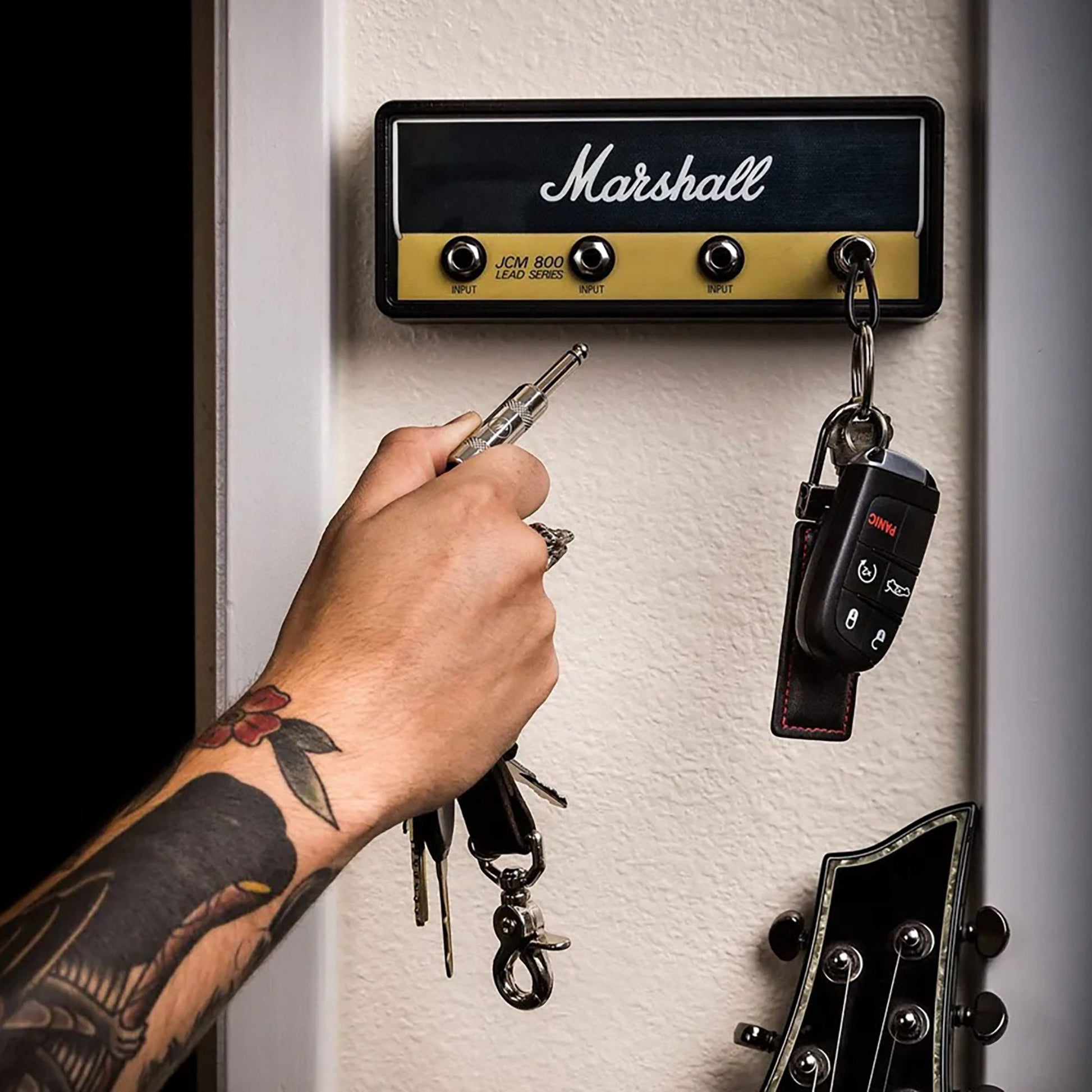 Majesta Amplifier Design Wall Key Holder with Guitar Plug Keychains for Music Lovers 3