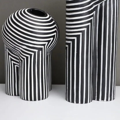 Noir & Blanc Vase Collection 3