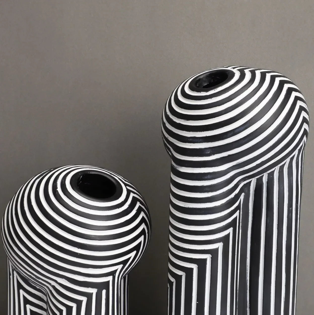 Noir & Blanc Vase Collection 4