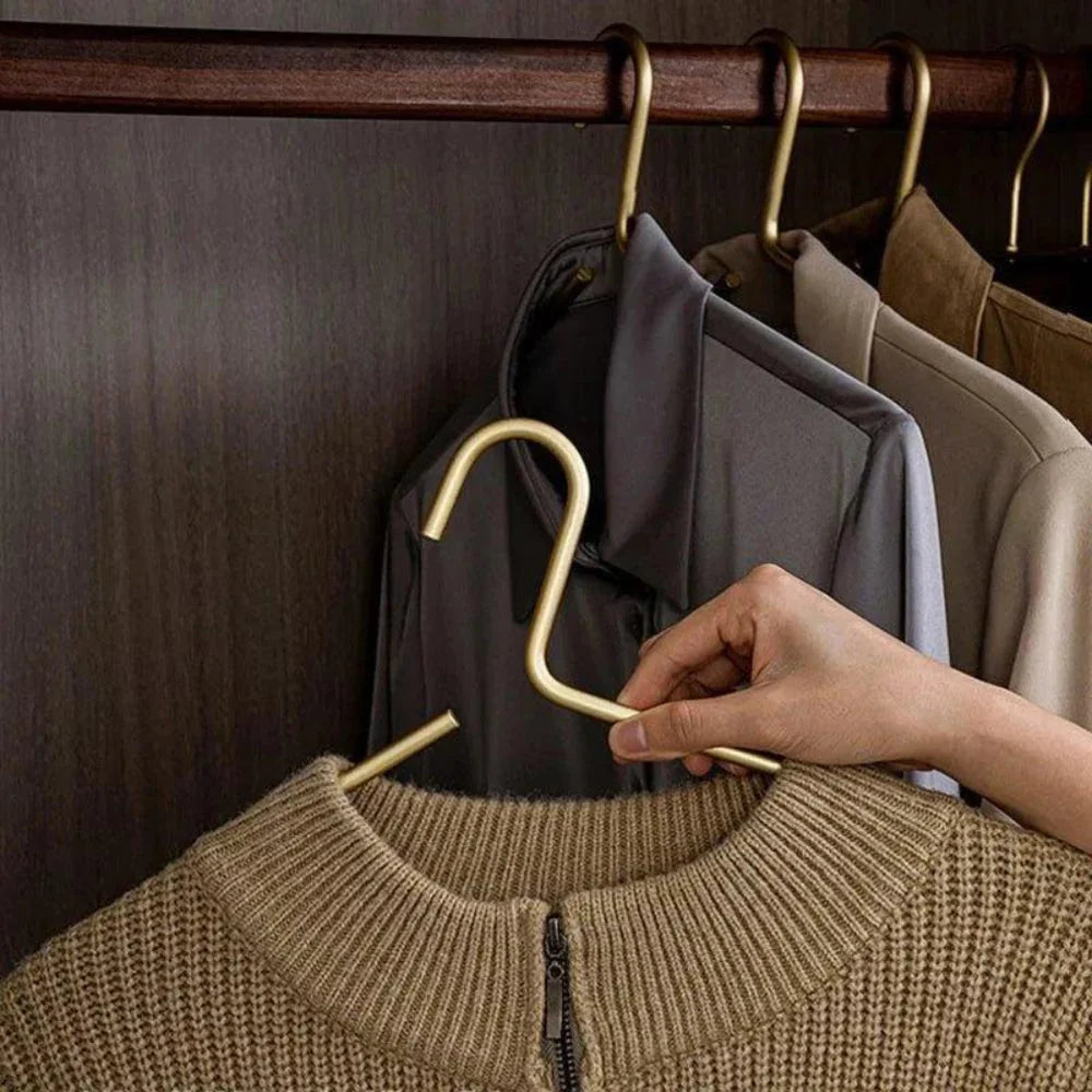 Non-Slip Clothes Hangers Set of 5 Space-Saving Closet Storage 4