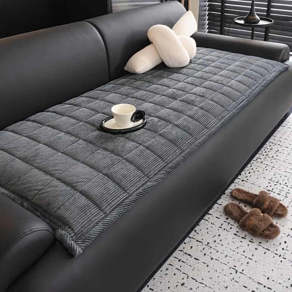 Quilted Couch Cover Mat – Soft Microfiber with Non-Slip Backing, Cat Scratch Resistant, Machine Washable, Standard Sofa Size 3