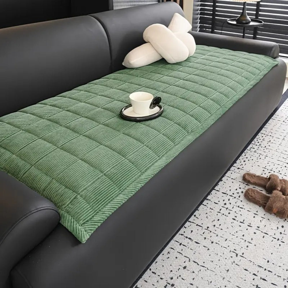 Quilted Couch Cover Mat – Soft Microfiber with Non-Slip Backing, Cat Scratch Resistant, Machine Washable, Standard Sofa Size 4