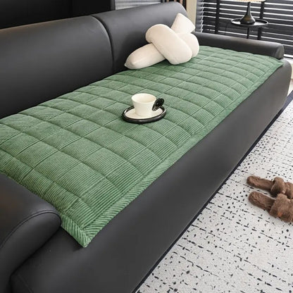 Quilted Couch Cover Mat – Soft Microfiber with Non-Slip Backing, Cat Scratch Resistant, Machine Washable, Standard Sofa Size 4