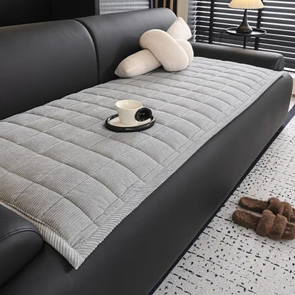 Quilted Couch Cover Mat – Soft Microfiber with Non-Slip Backing, Cat Scratch Resistant, Machine Washable, Standard Sofa Size 5