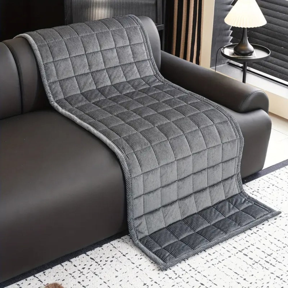 Quilted Couch Cover Mat – Soft Microfiber with Non-Slip Backing, Cat Scratch Resistant, Machine Washable, Standard Sofa Size 8