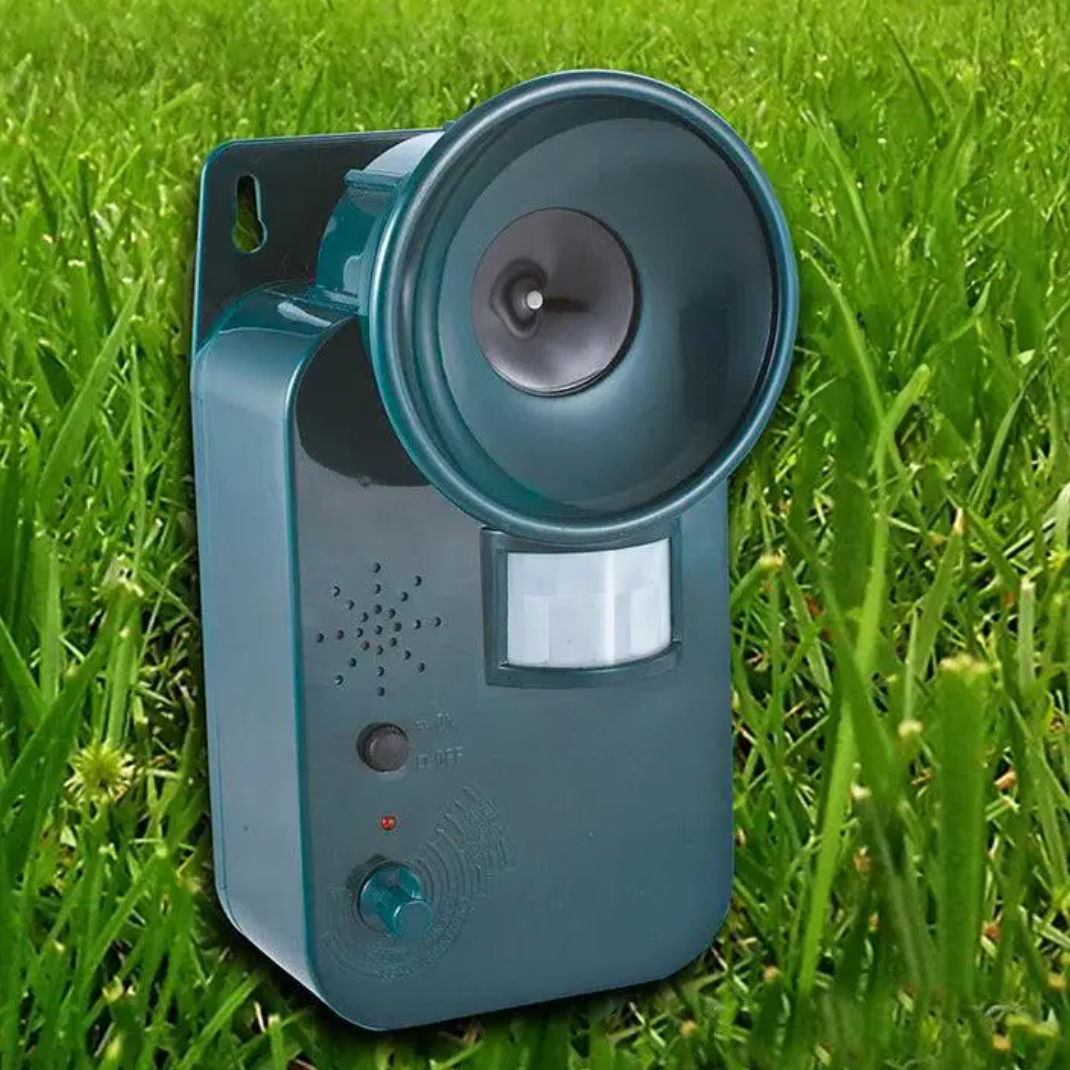 RoyaleGlow 5000sqft 9v Dc Ultra Sonic Cordless Pest Animal Repeller Outdoor Safely Repel Various Animal 0