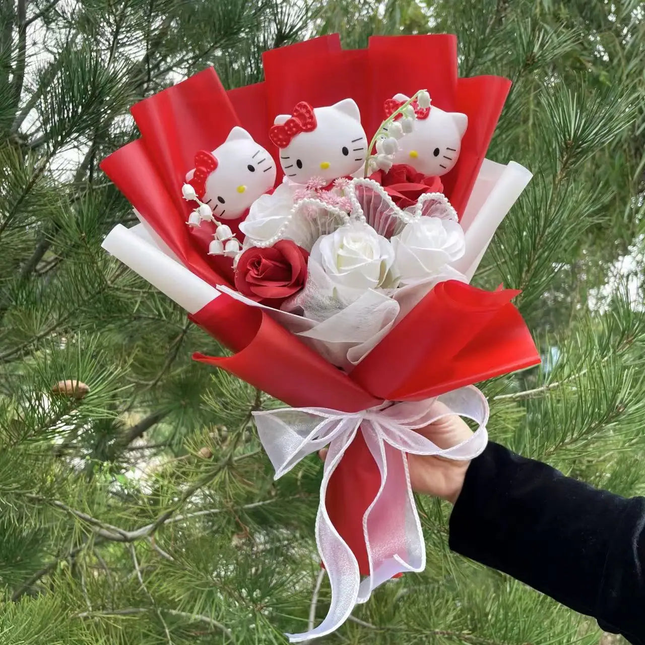 Royelux Hello Kitty Flower Bouquet – Creative Gift for Birthdays & Special Occasions 2