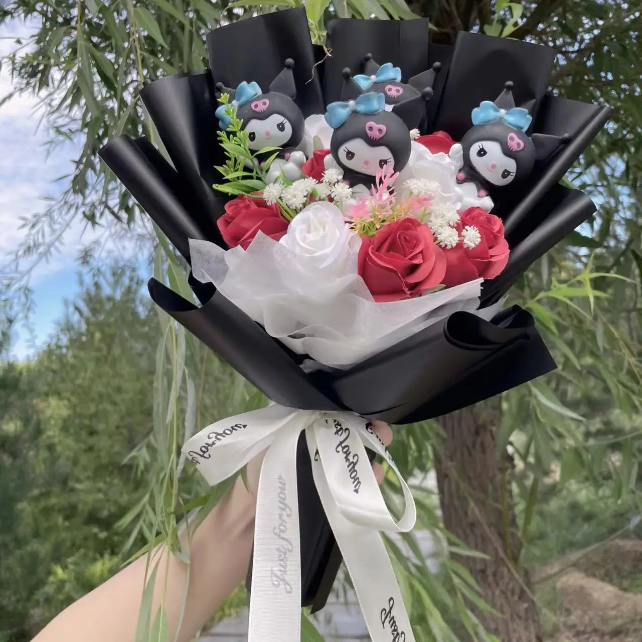 Royelux Hello Kitty Flower Bouquet – Creative Gift for Birthdays & Special Occasions 7
