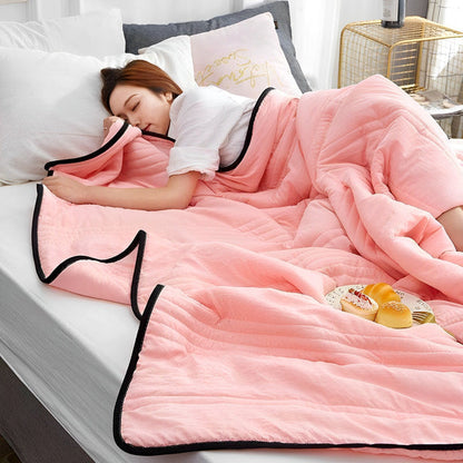 Summer Duvet – Bamboo Linen and Polyester, Lightweight and Breathable for Warm Nights in the Bedroom 0